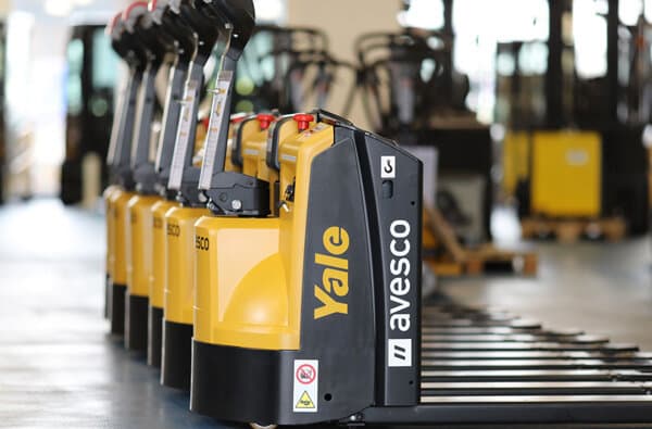 Avesco_Foerdertechnik_Yale_Stapler_bearbeitet