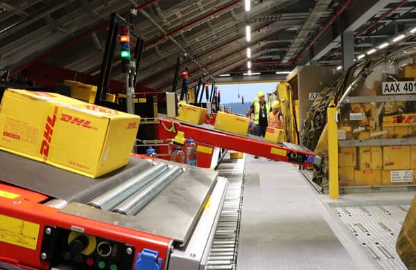 DHL_Pakete_Flughafen-Koeln-Bonn_bearbeitet