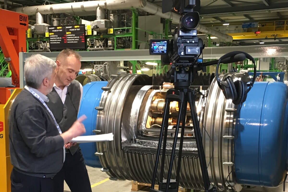 F51896BE-4DE7-4F80-9587-3D76F84F8E5B