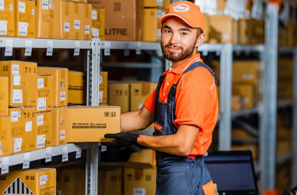 Gebrueder-Weiss_Mitarbeiter-Toyota_bearbeitet