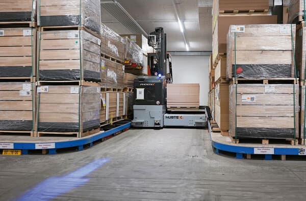 Hubtex_Stapler_Titelstory_02_bearbeitet