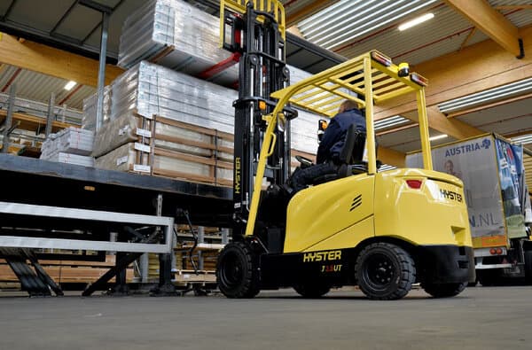Hyster_Elektrostapler_J1.5-3.5UT_bearbeitet