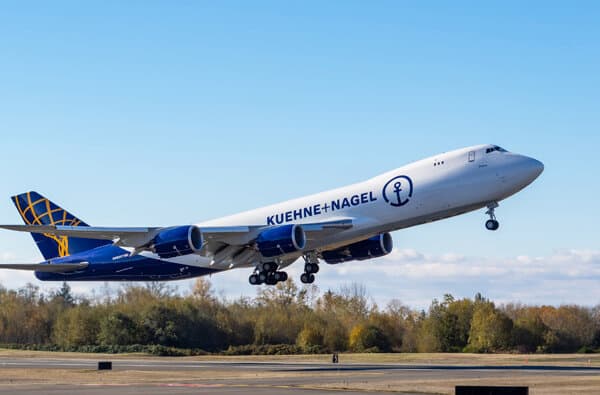Kuehne-Nagel_Boeing-747_767_Start_bearbeitet