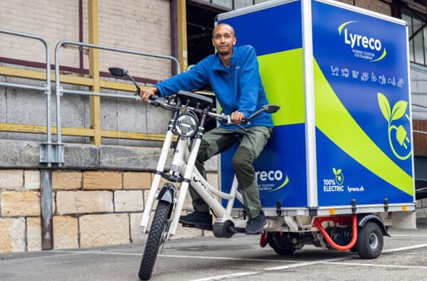 Lyreco_Cargo-Bike_Fahrer_bearbeitet