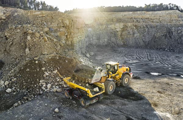 Volvo_Kipplaster_Holcim_01_bearbeitet_NEU