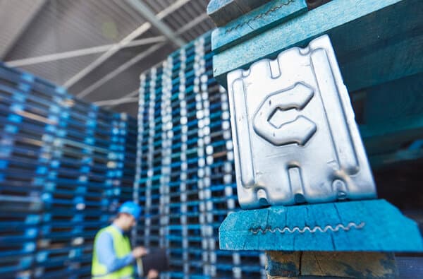 Chep_Paletten-blau_bearbeitet