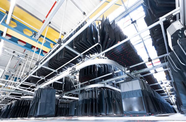 Dematic_Taschensorter-bei-HABA_01_bearbeitet