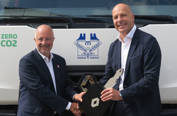 Feldschloesschen_E-Lkw-Bruno-Blin-Thomas-Amstutz_Bild-Robert-Altermatt_bearbeitet