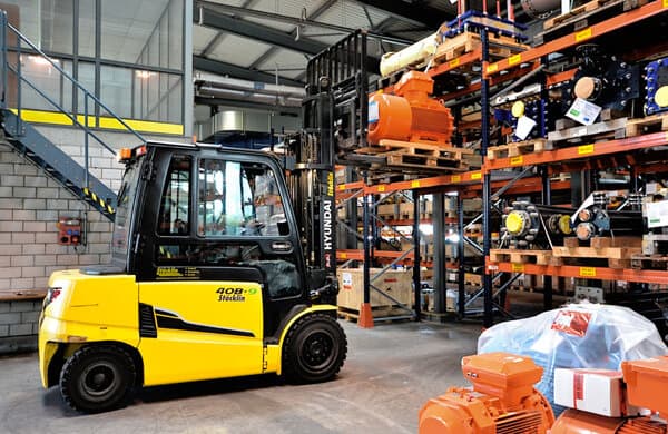 Hyunday_HCEE_Stapler_Bayer-Crop-Science_Chemiepark-Baselland_01_bearbeitet