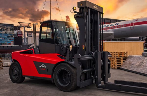 Linde-Material-Handling_Verkehrshaus-Schweiz_Stapler_01_bearbeitet