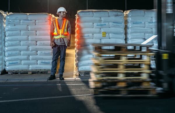 Linde-Material-Handling_interaktive-Sicherheitswarnweste_02_bearbeitet