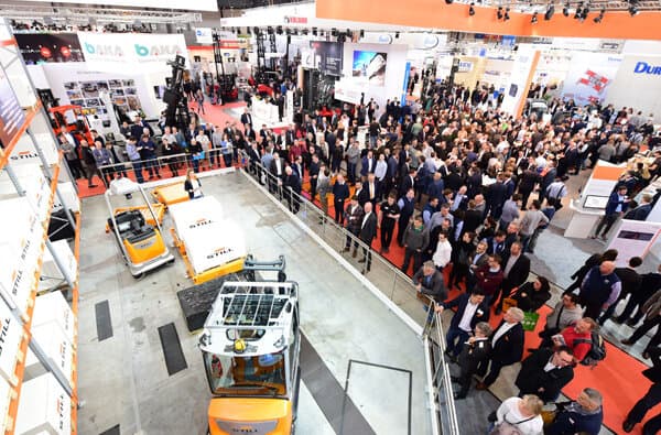 Logimat-2019_Stapler_Impressionen_Menschen_bearbeitet
