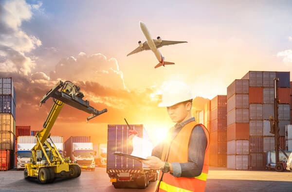 Logistik_Swiss-Logistics-Day_shutterstock_1696064833_bearbeitet