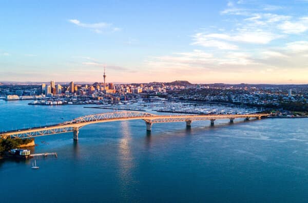 Militzer-_-Muench-Neuseeland_Auckland_Bild-Adobe-Stock-von-holger-isenseeEyeEm_bearbeitet