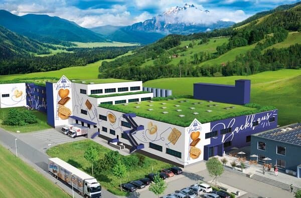 SSI_Schaefer_HugBack_01