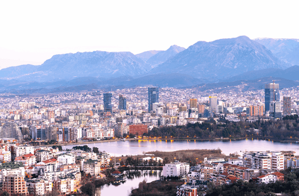 Tirana-Albanien_Quelle-Gebrueder-Weiss_Elton-Xhafkollari_bearbeitet