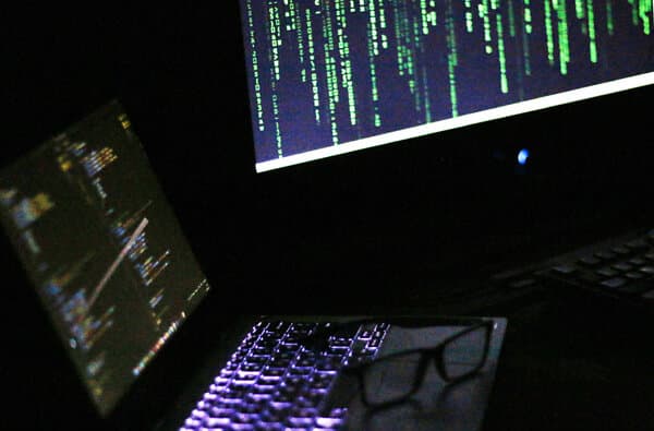 Cyber-Kriminalitaet_Unsplash-Glen-Carrie_bearbeitet_NEU