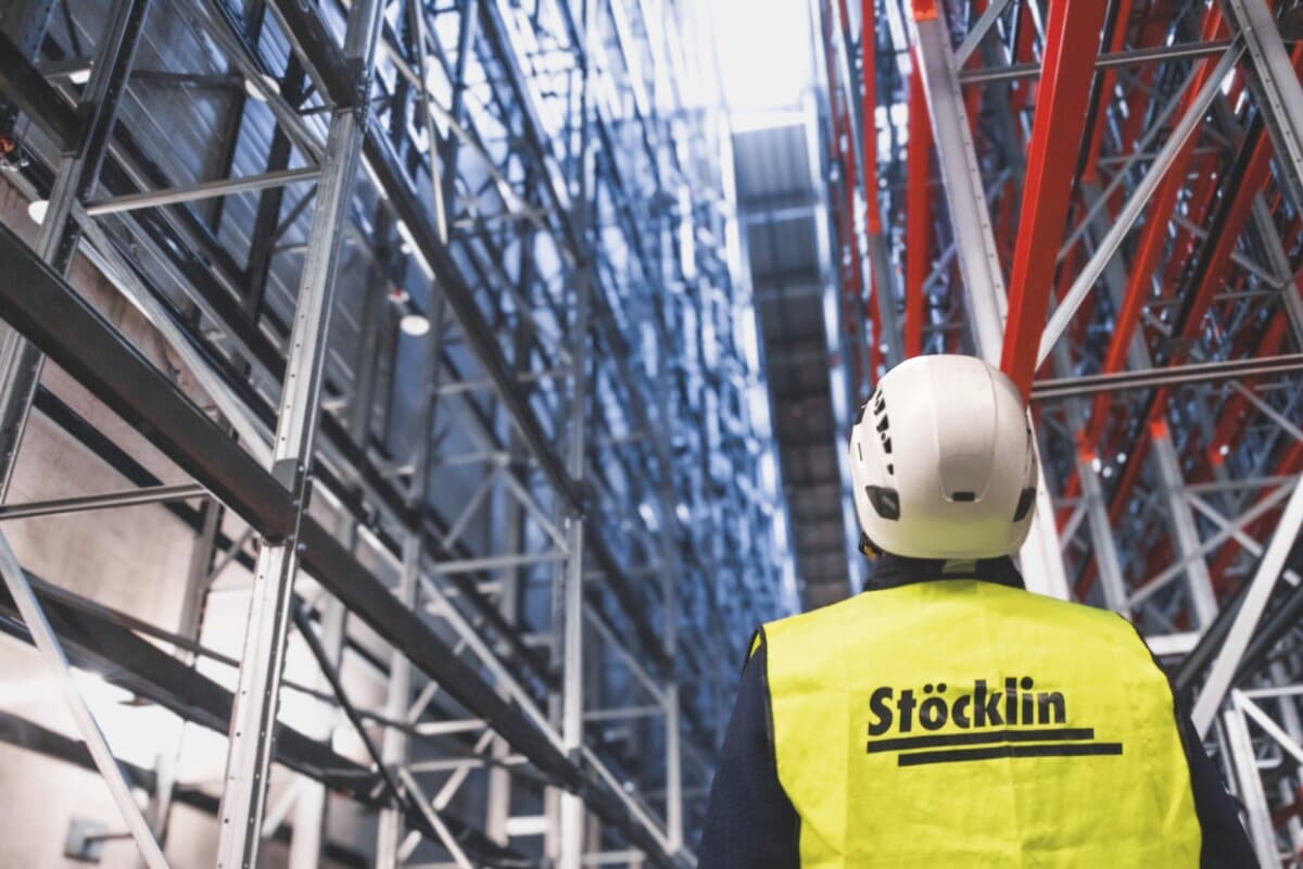 Stoecklin Mitarbeiter Warnweste Modernisierung