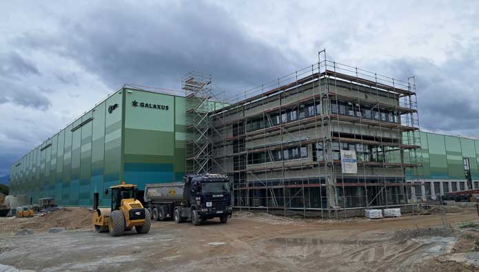 Richtfest von neuer Halle in Galaxus-Logistikzentrum