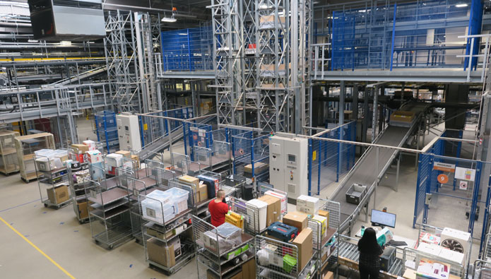 Galaxus plant Logistikzentrum in Süddeutschland