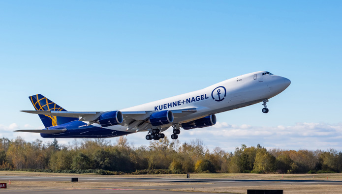 Kühne + Nagel chartert erste Frachtflugzeuge